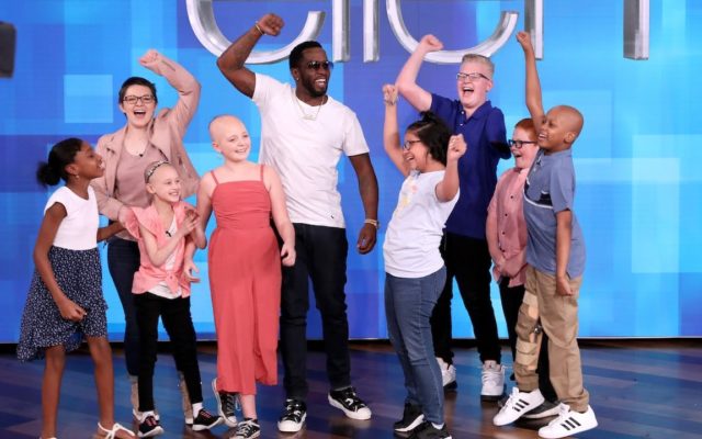 Try Not To Cry When This Little Girl Runs Into Diddy’s Arms!!!!