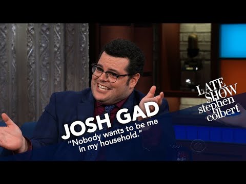 Josh Gad Is Reading Books On Socials to Entertain Parents and Kids During This Time