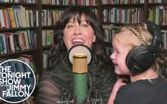 Alanis Morissette’s Daughter Hilariously Interrupts Her Tonight Show Performance