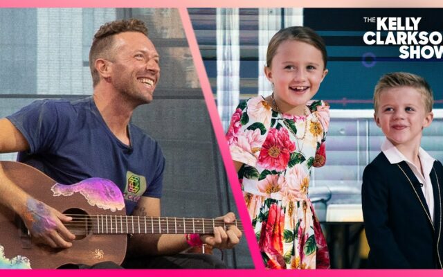 Kelly Clarkson’s Kids Have To Take A Potty Break While Singing With Chris Martin