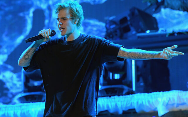 Justin Bieber Prays With Crew And Honors Victims Of Buffalo Shooting During His Show
