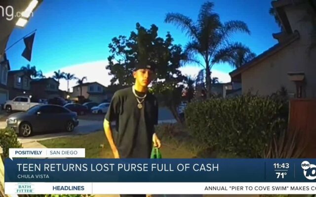 Teen Finds The Owner Of A Lost Purse And Returns It