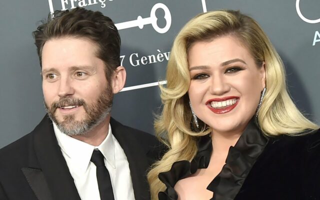 Kelly Clarkson Wrote Tons Of Songs About Her “Big Divorce”