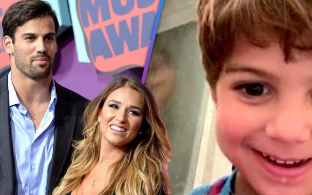 Eric Decker’s Son Posted A Selfie On Instagram That Showed Naked Dad In The Shower LOL