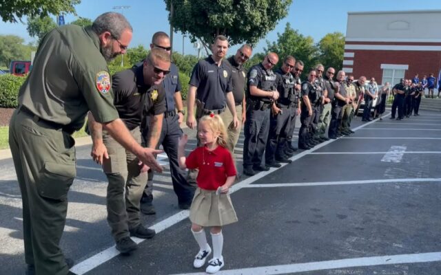 Police Line Up To Send Daughter Of Fallen Officer To Kindergarten