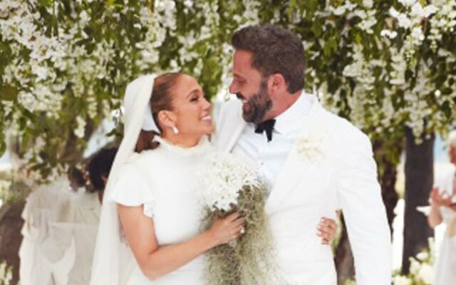 JLo Surprised Ben Affleck With This Performer At Their Wedding For A Special Reason