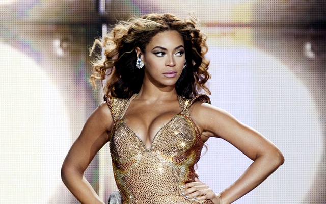 A Body Language Expert Analyzes Beyoncé’s Moments Of Power… And Shame